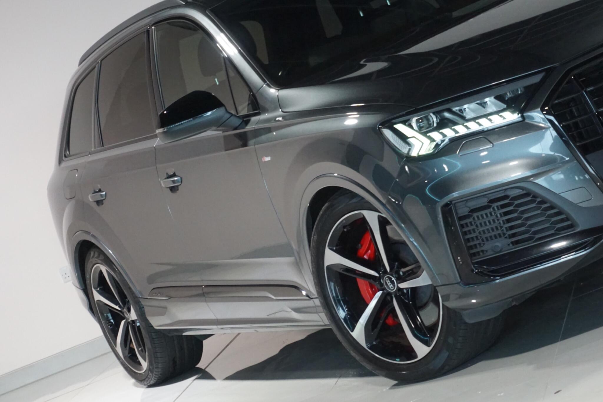 Audi Q7 3.0 TFSIe V6 55 Black Edition SUV 5dr Petrol Plug-in Hybrid Tiptronic quattro Euro 6 (s/s) 17.9kWh (381 ps)